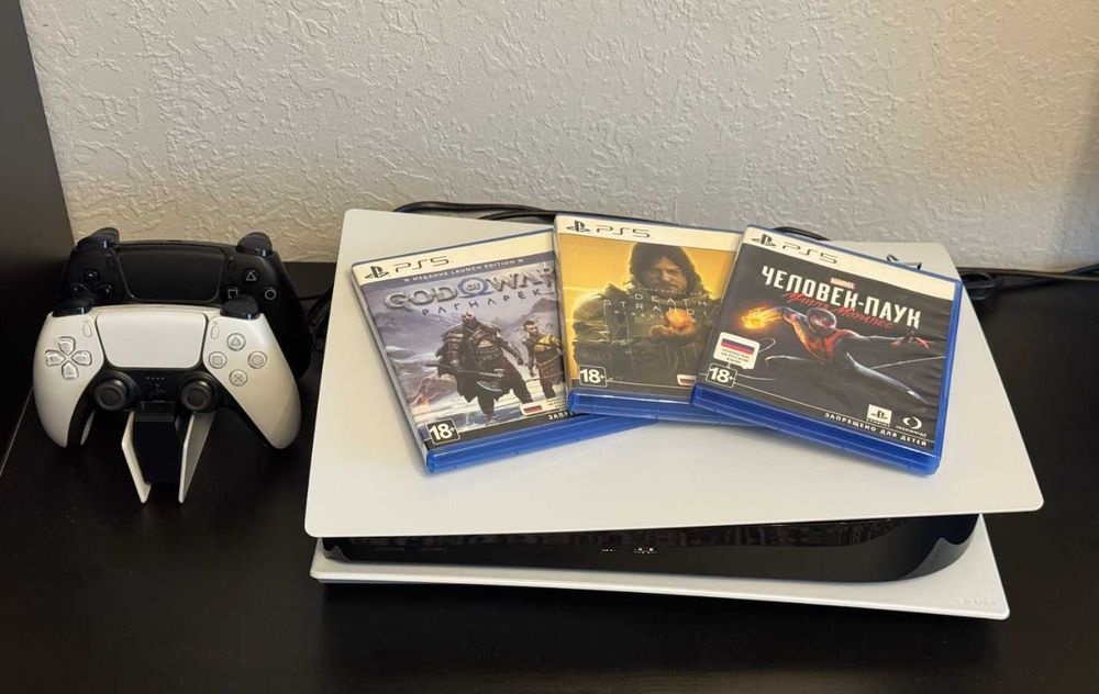 Playstation 5 | 2 джойстика | 3 Игры | Док-станция