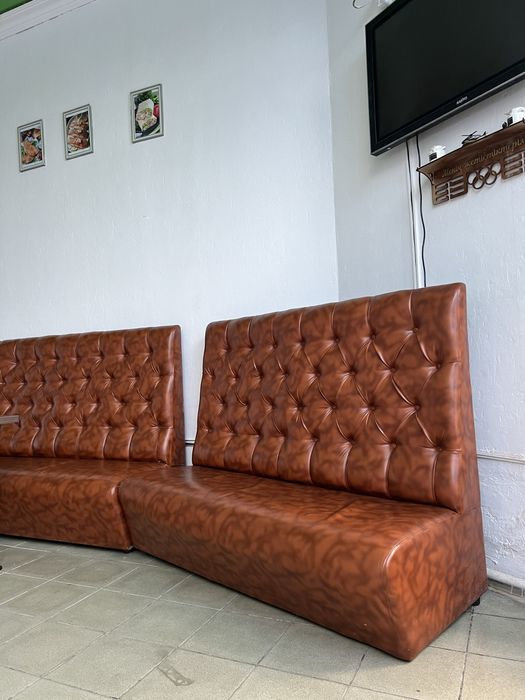 Диваны и столы продам бу (кафе )