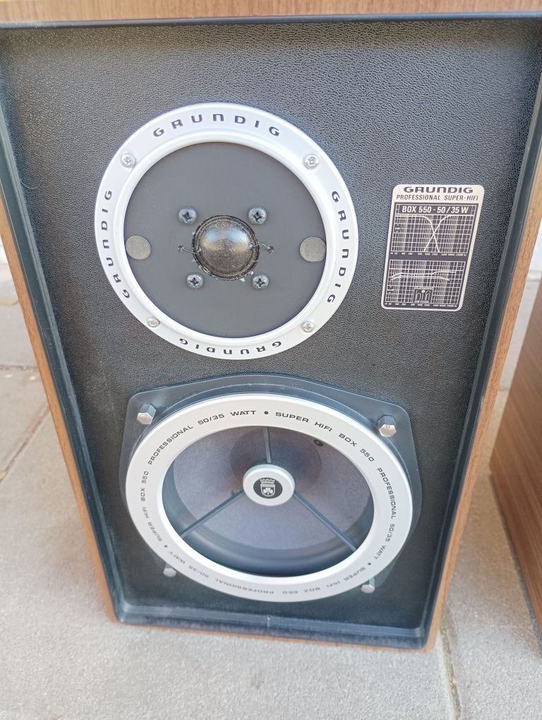 Професионални колони с усилвател GRUNDIG, SUPER HIFI Box 550.
