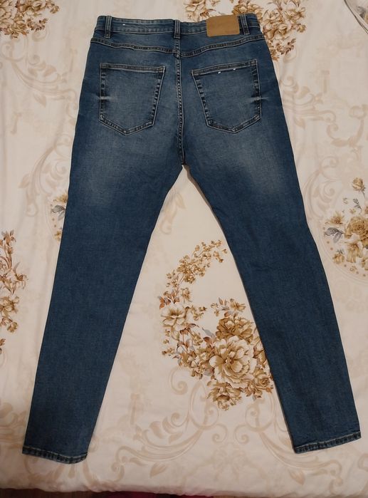 Мъжки дънки, чисто нови