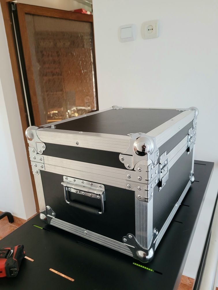 Flight case cutii 46×34x30 dj formație transport genti husa echipament