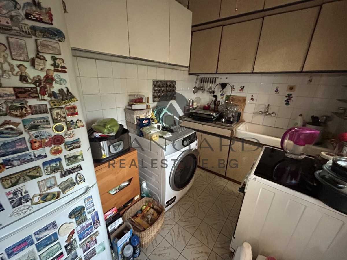 Продава се Тристаен апартамент в Пловдив, Кючук Париж - 100 кв.м за 1750 €/кв.м - Снимка #6