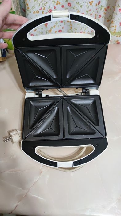 Бутербродница электрическая