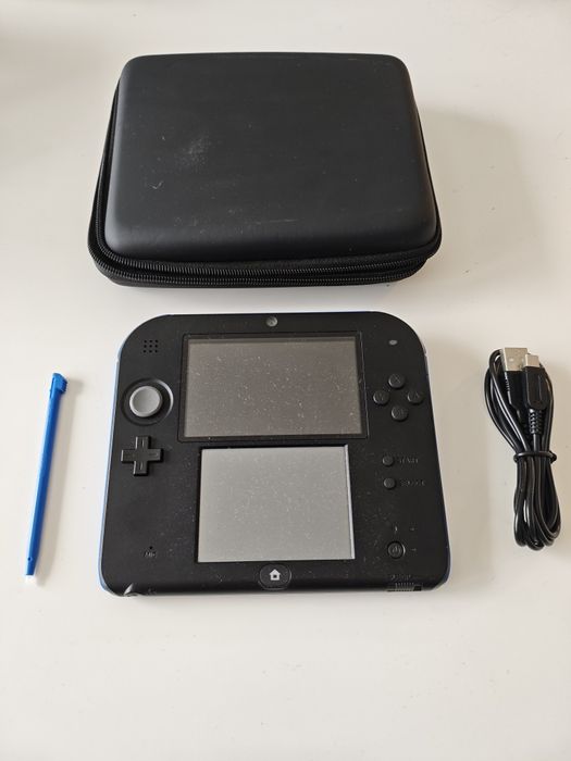 Nintendo 2DS конзола