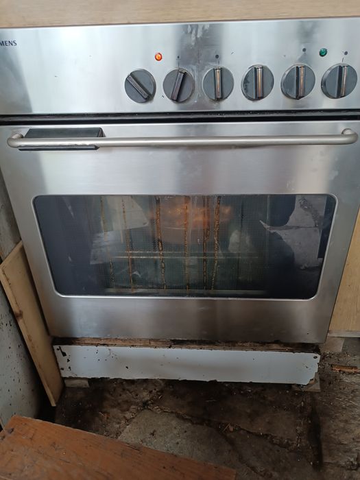 ФУРНА за вграждане с керамичен плот четворка