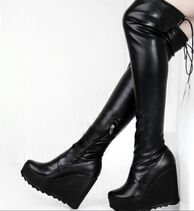 Елегантни,супер удобни ботуши-чизми,на олекотена платформа.N: 36/ НОВИ