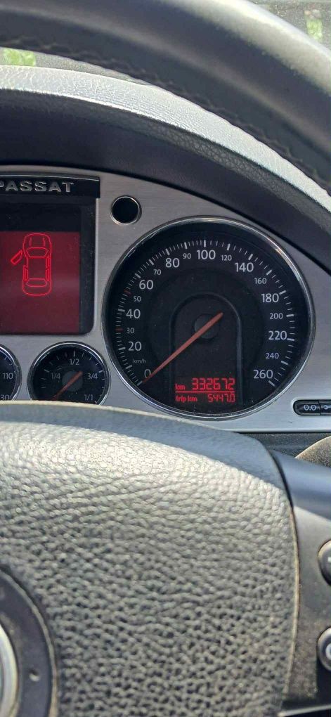 Vând passat b6 automata