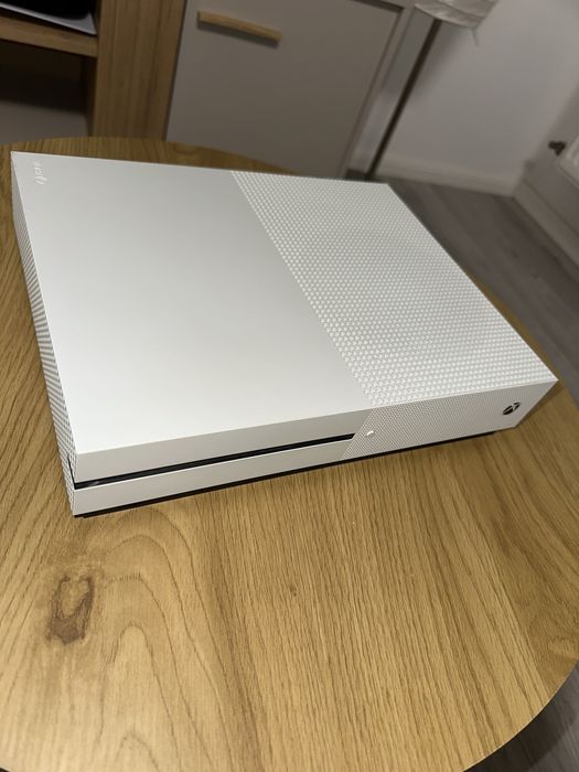 XBOX ONE S, memorie 1TB