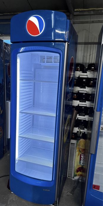 Vitrina frigorifica verticala pentru sucuri