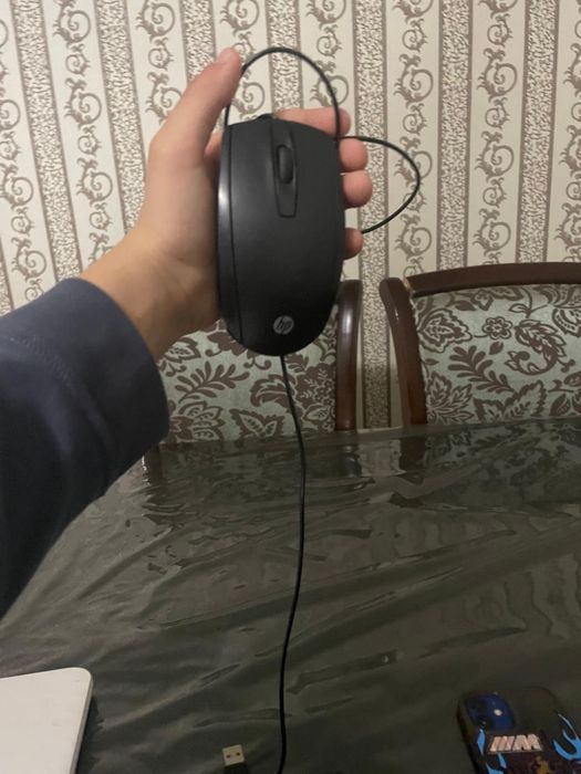 На ноут горантии нету