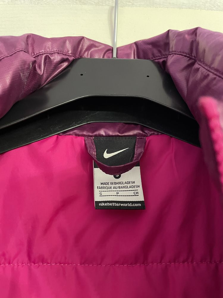 Куртка демисезонная спортивная Nike