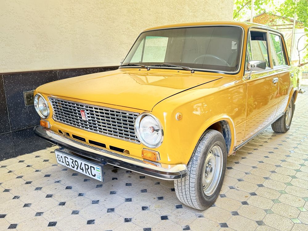 Jiguli Vaz 2101 sotiladi.