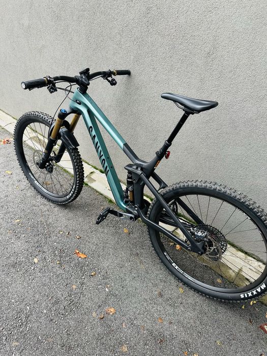 Canyon Strive CFR 2024 – L / Carbon / Magura MT7 / Kashima