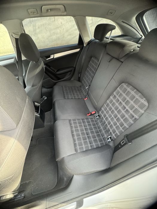 Vand Audi A4 , schimburi cu masini mai noi .
