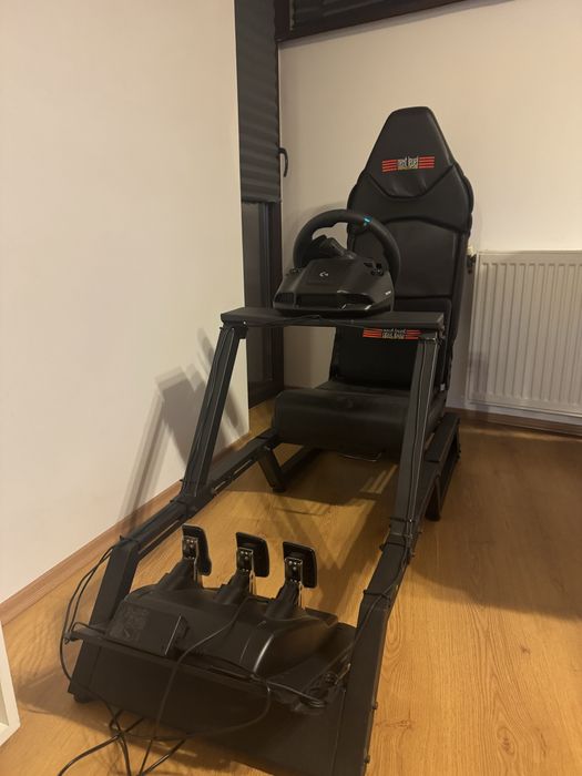 Racing Sim Rig G923 + Next Level Racing F-GT