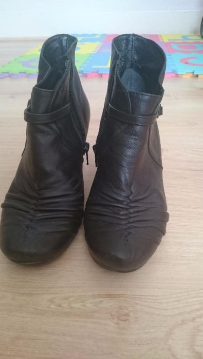 Испански боти от естествена кожа