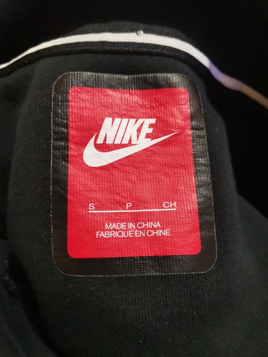 2 броя Nike Tech Fleece Hoodie Women's.