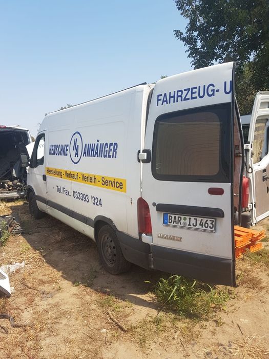 Dezmembrez Renault Master 2.2
