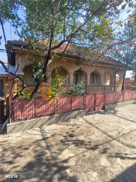 Casa tip parter + teren zona Sapoca