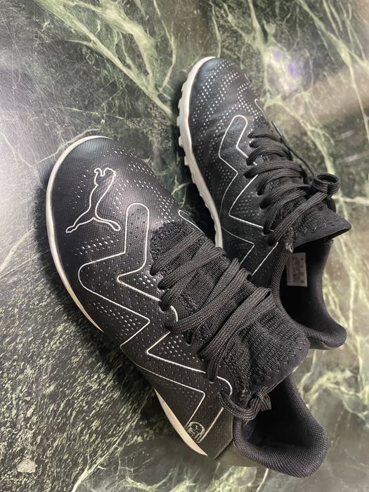 Adidasi fodbal baiat  ca si noi puma