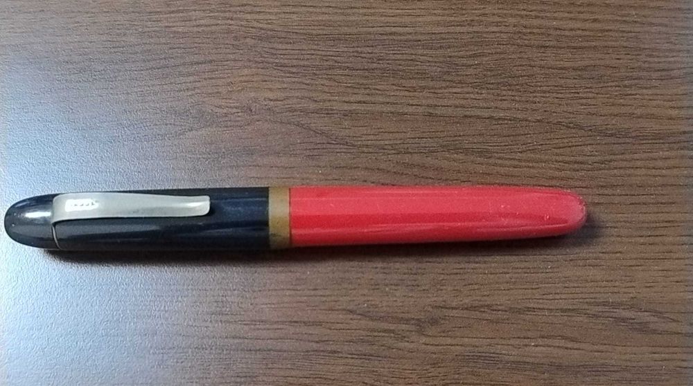 Stilou/pix Lylly - unicat, comunism