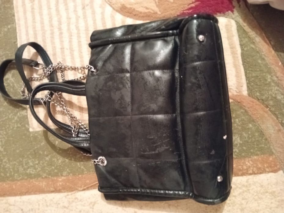 Сумка қолдануға барады, керек затына