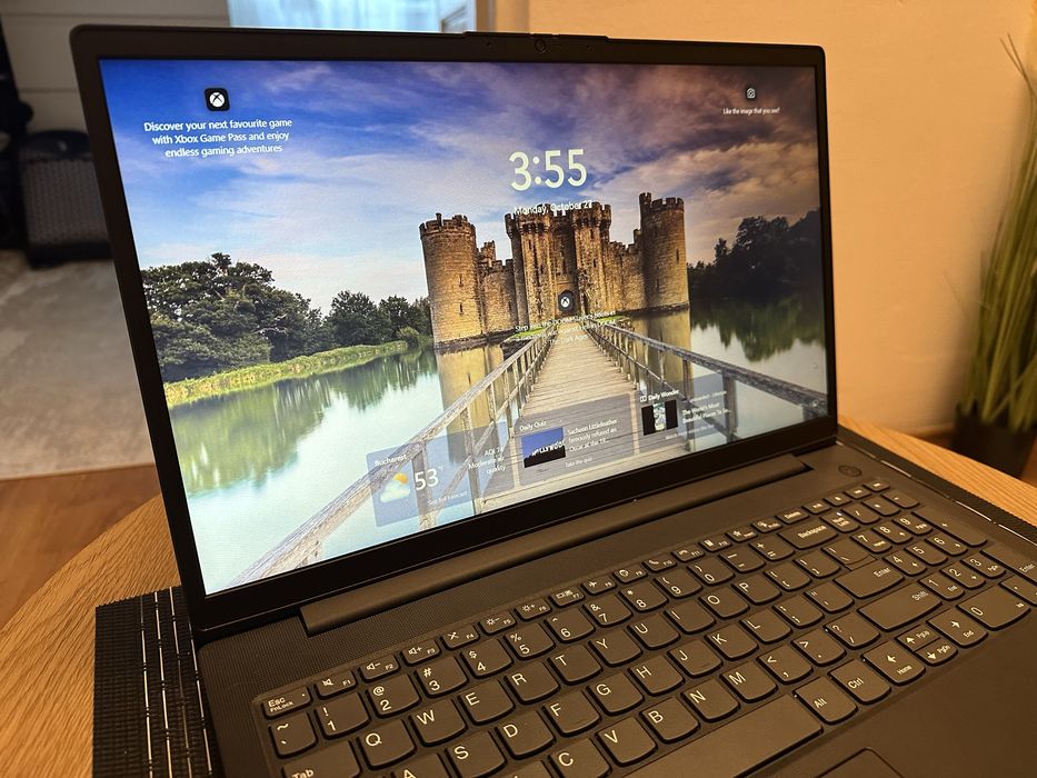 Lenovo V15 G2 i5 8gb ram intel iris xe