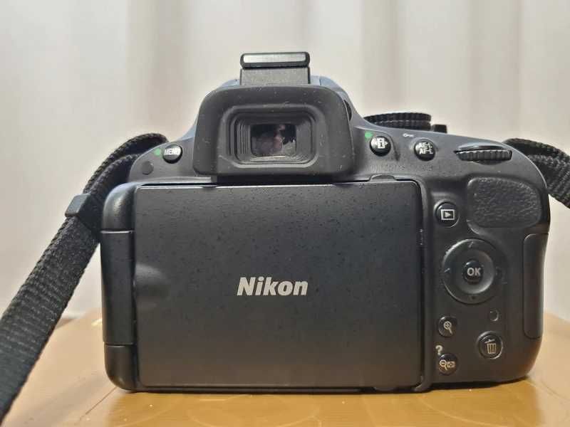 Set Nikon D5100 DSLR – cu 2 obiective si trepied