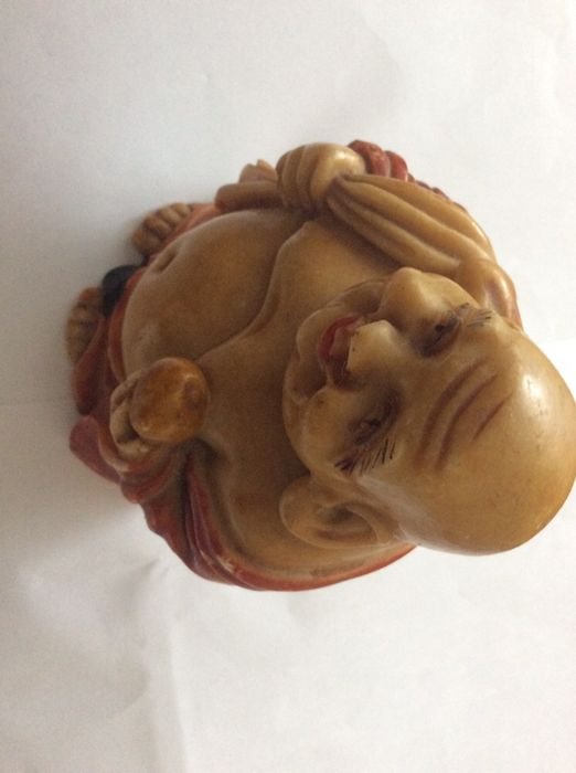 Statueta Buddha fericit si aducator de bogatie