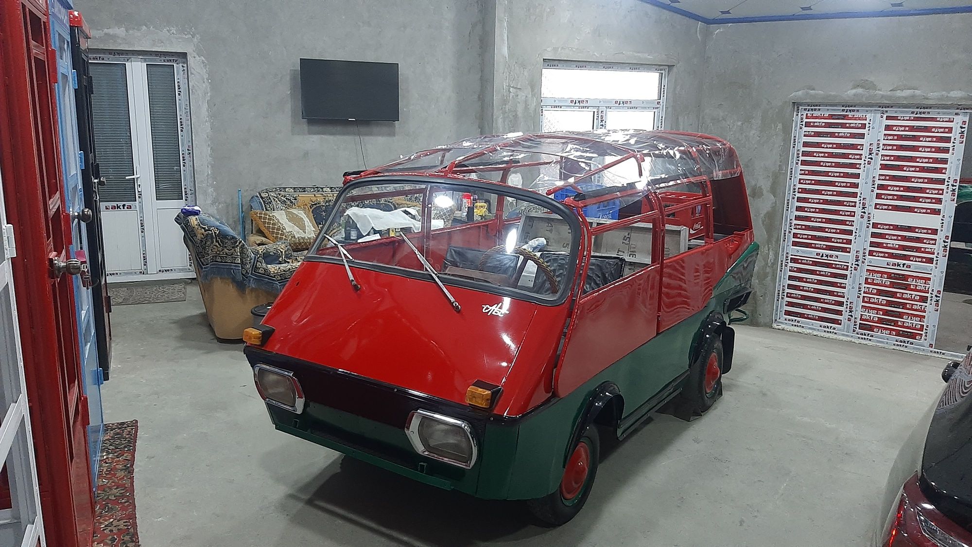 Автамабил ретро редкий мира. Сабс-2.