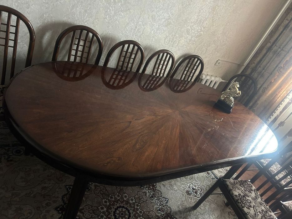 Продам стол и 4 стула