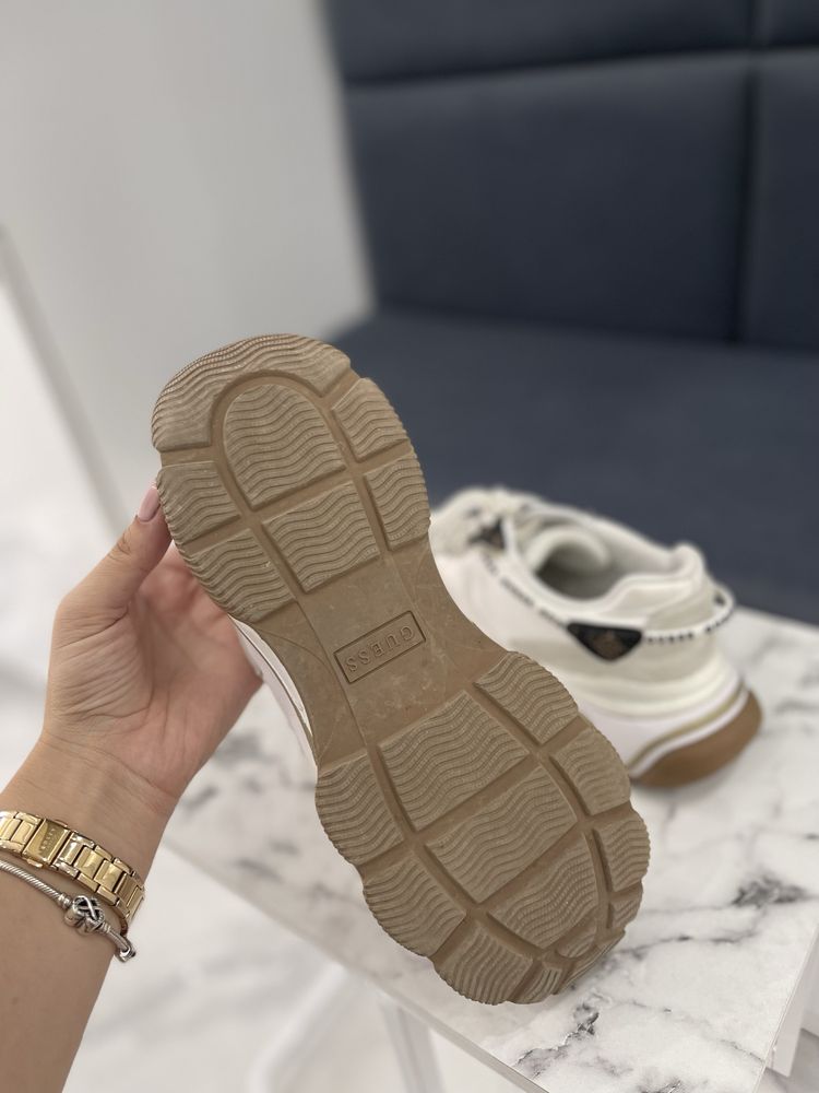 Оргинални маратонки Guess