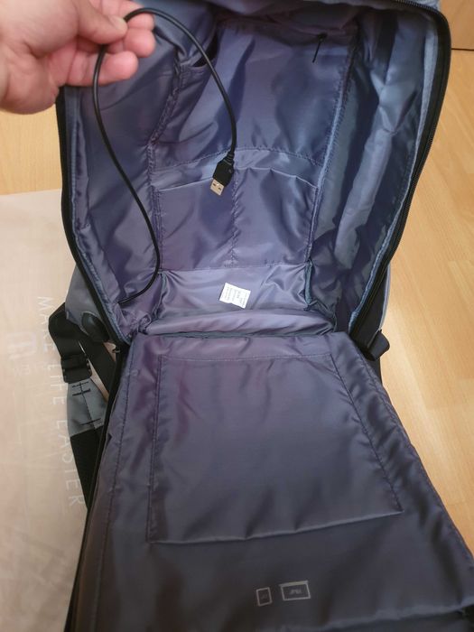 Ghiozdan rucsac laptop antifurt Moxie concept tridimensional 15,6 inch