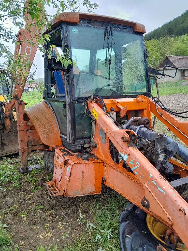 Dezmembrez buldoexcavator Fiat Hitachi New holand fb 110