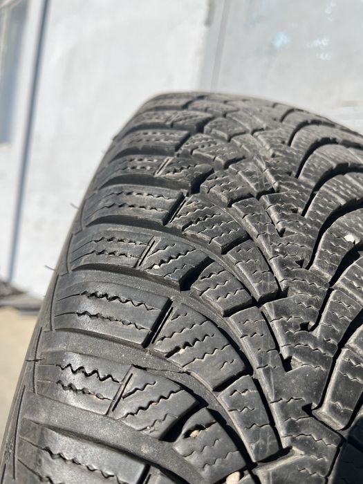 2 бр. зимни гуми 195/65/15 GoodYear 6+ mm DOT 2617