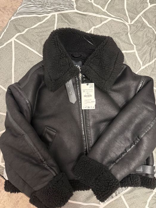 Чисто ново яке на Зара