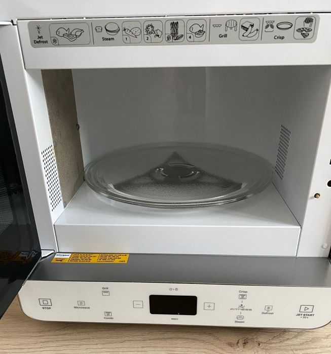 Vând cumpotr microunde whirlpool max 49