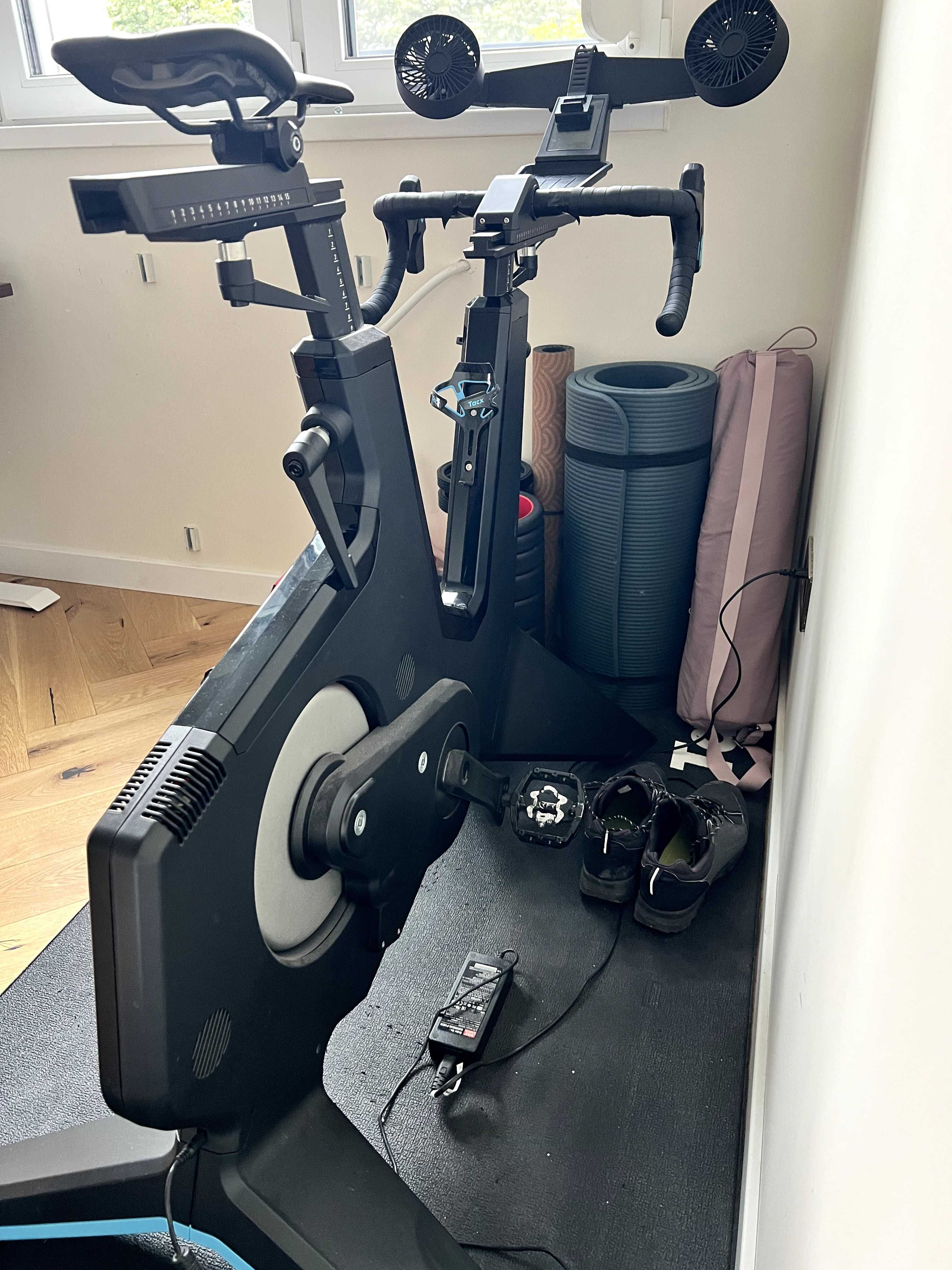 Велотренажор Tacx Neo Smart Bike