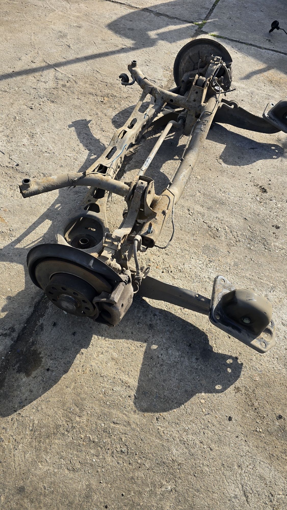 Punte spate completă Volkswagen Touran 1T1