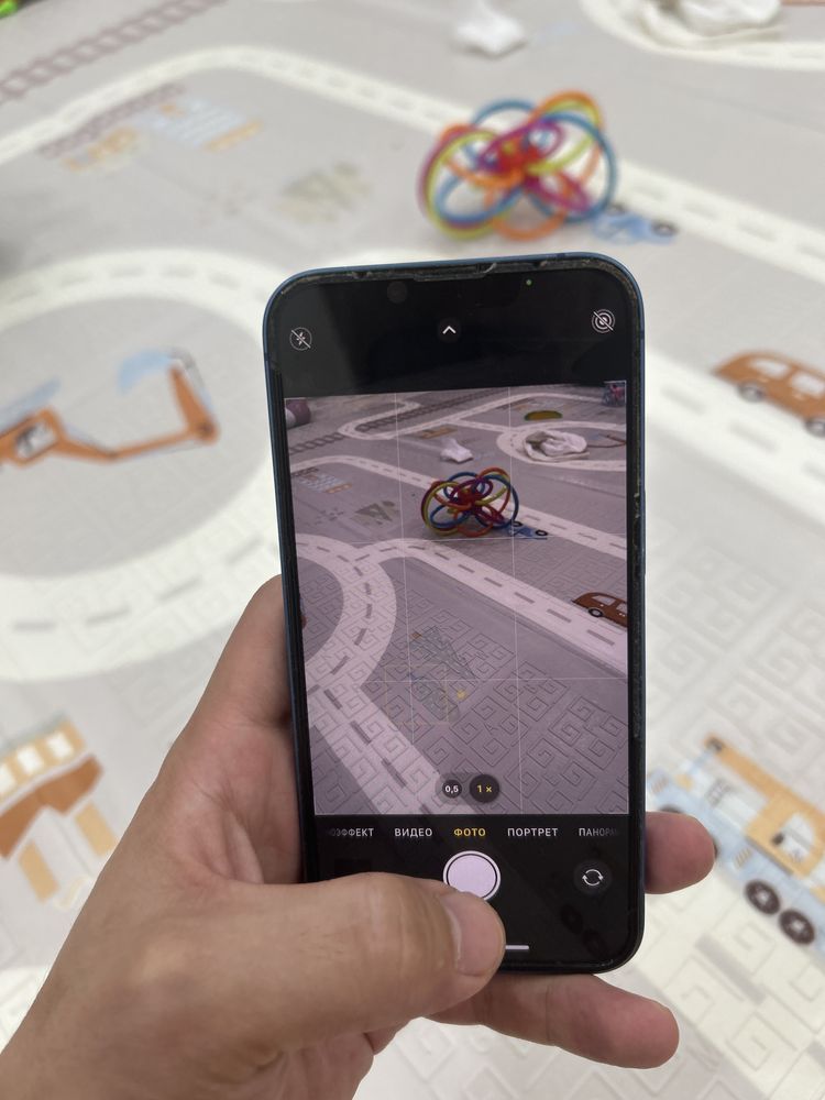 Iphone 13 цвет голубой