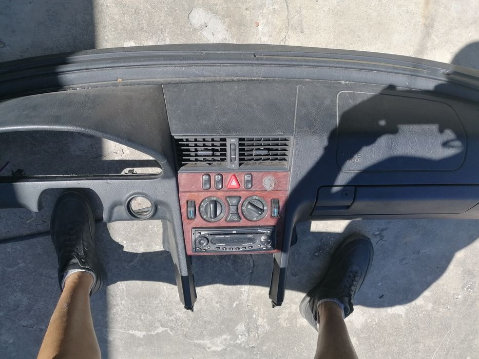 Арматурно табло Mercedes W202