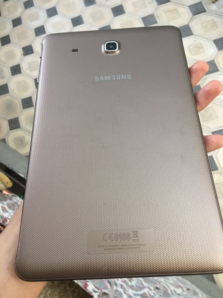 Samsung Galaxy Tab E7 holati ideal