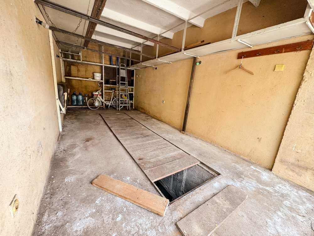 Продава се! Партерен гараж в кв. Здравец Изток в град Русе