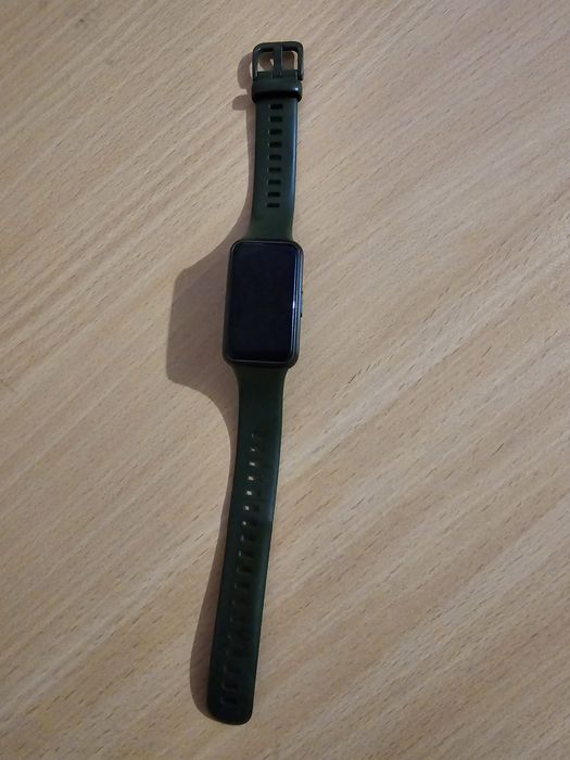 Продам часы хуавэй