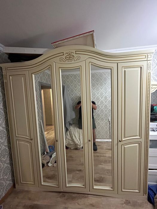 Спальный гарнитур .