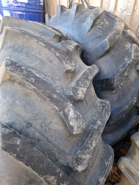 Cauciucuri cu janta 18.4 R26 pentru tractor Fend