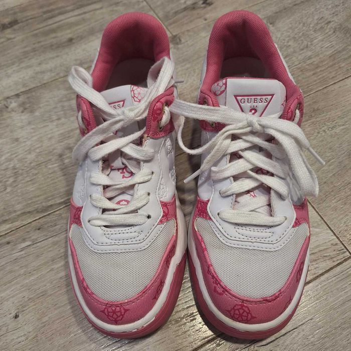 Спортни обувки Nike и Guess /90лв Nike и 80лв Guess/