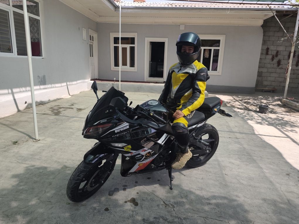 Kavasaki Moto 250 kub