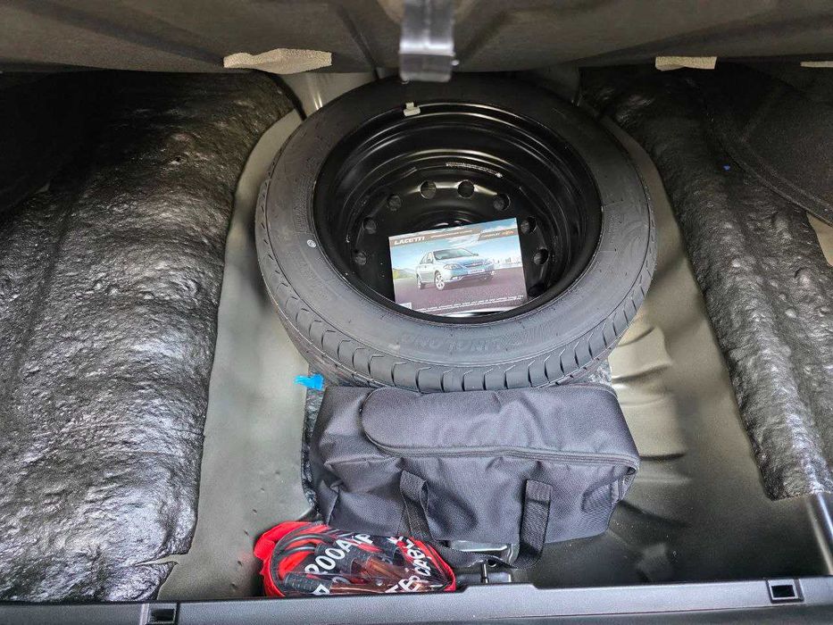 Продается Chevrolet Gentra AT. Чёрный Full позиция