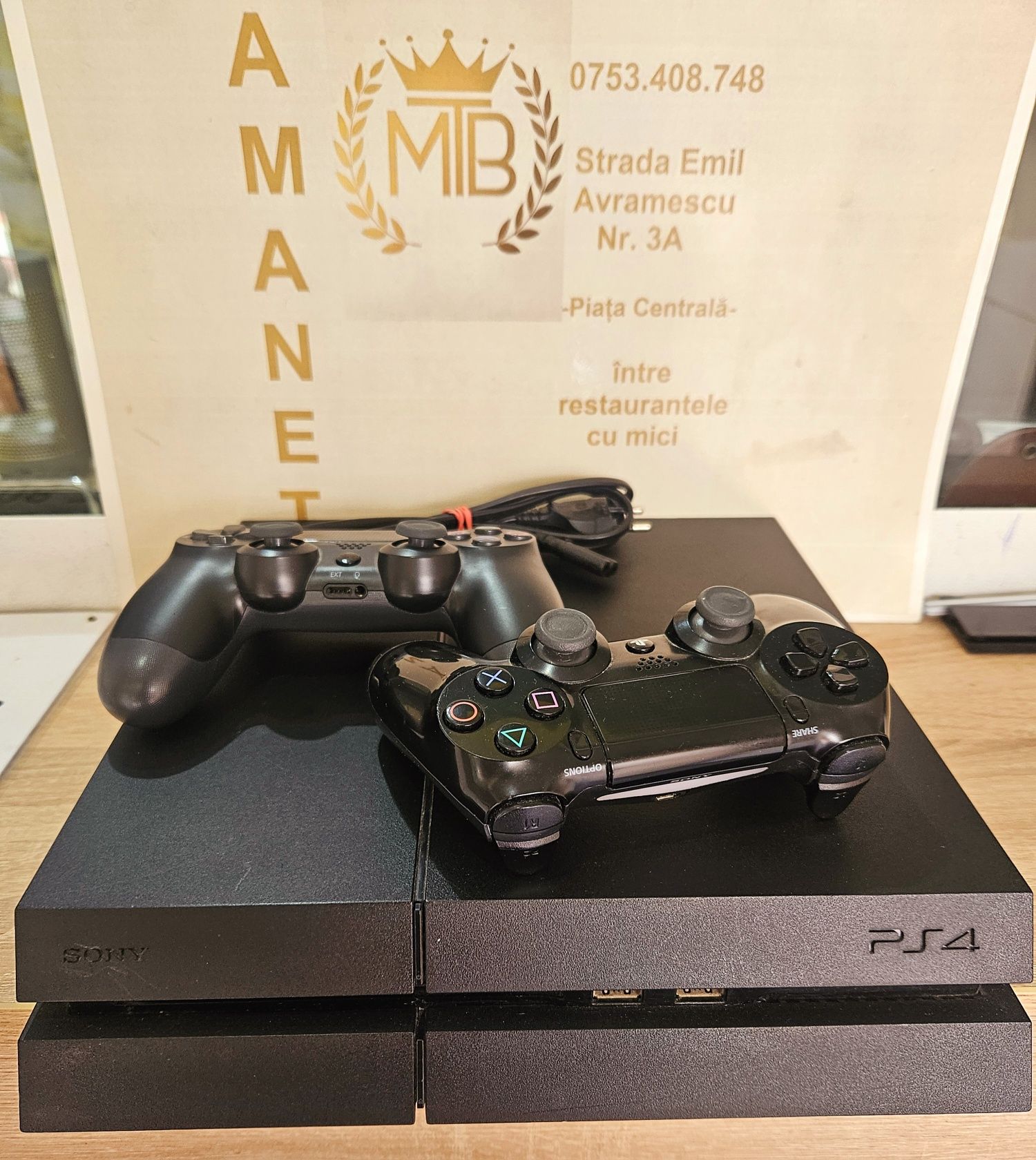 Consola Gaming Sony PlayStation 4 PS4 -  2manete și cablu !